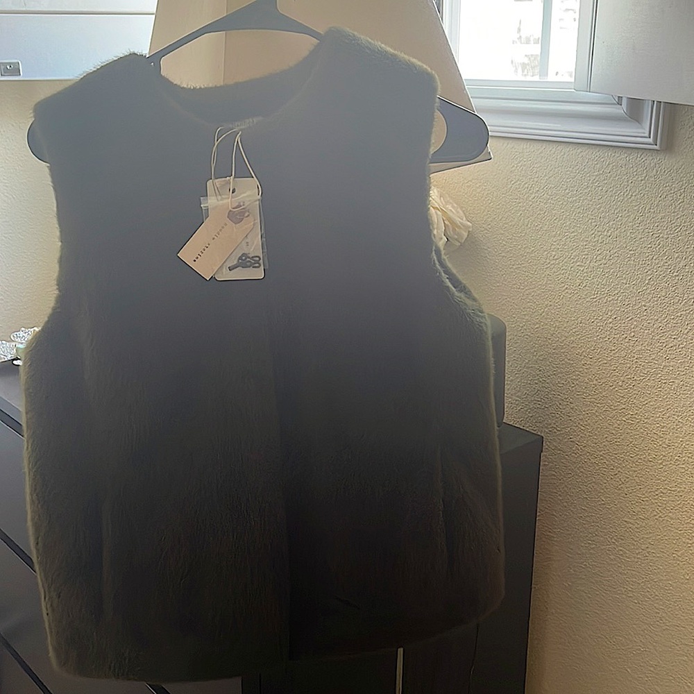 Fair vest, so soft and fancy, dark green malachite, never used